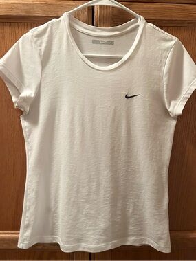 Nike White Short-Sleeve Crewneck Tee with Black Swoosh dri- fit material